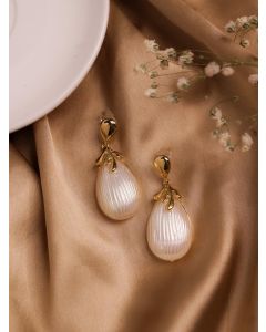 Classic Pearl Earrings